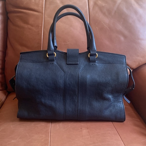 🦋Beautiful YSL Navy Blue Leather Handbag🦋 - Picture 3 of 14